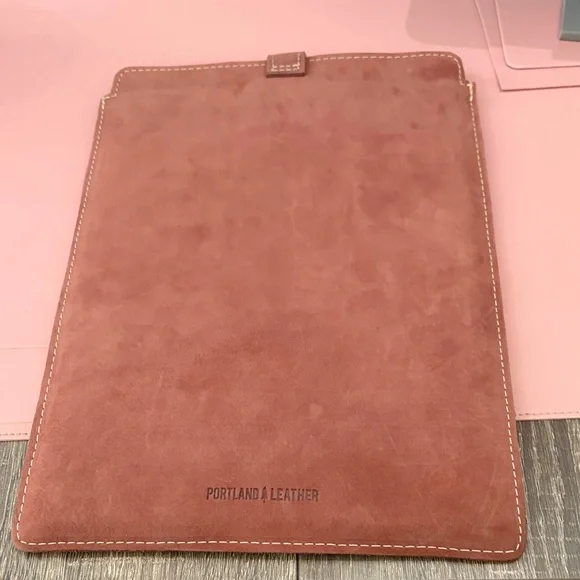 Portland Leather Rose Tablet Sleeve - Picture 3 of 6